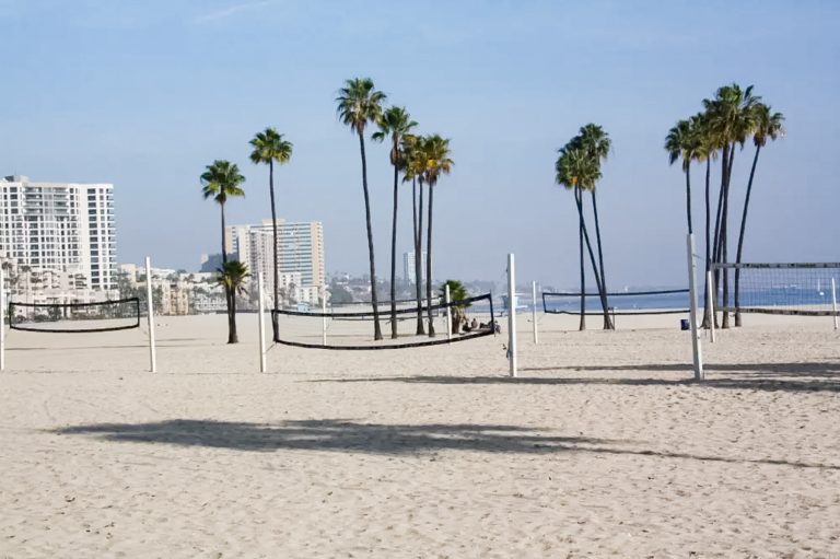 alamitos beach is one of the most popular long beach beaches