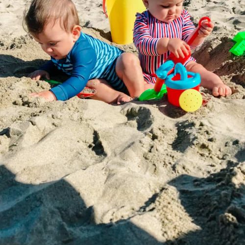 beach day packing list for babies and toddlers