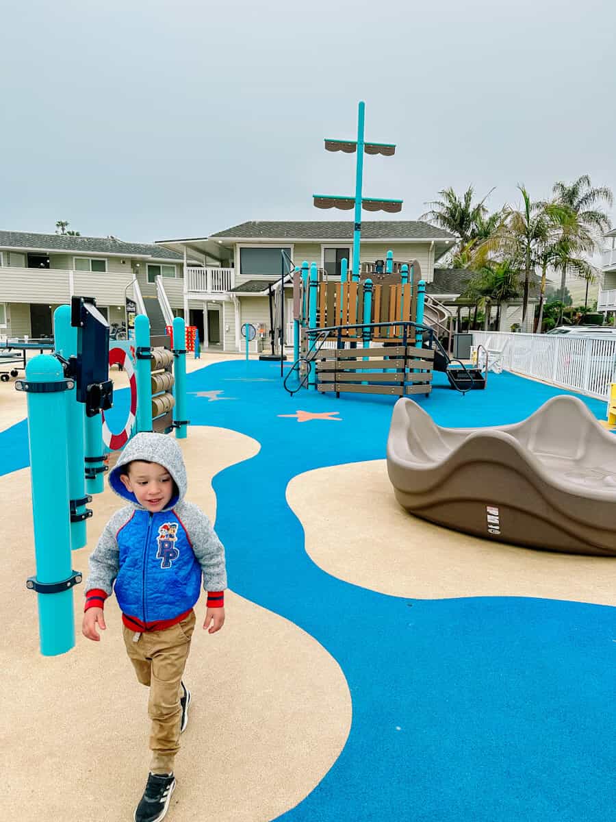 visiting the playdeck is one of the best things to do in pismo beach with kids!